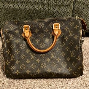 Authentic LV Speedy Satchel. Length:11.5” Width:7”Height: 8.5” Date code: SD0966